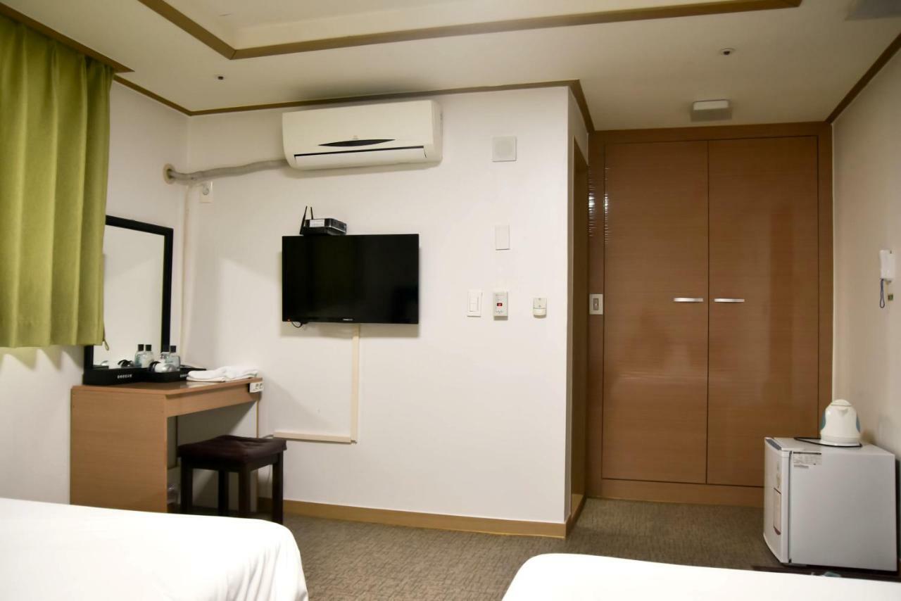 Olle Tourist Hotel Чечжу Екстер'єр фото